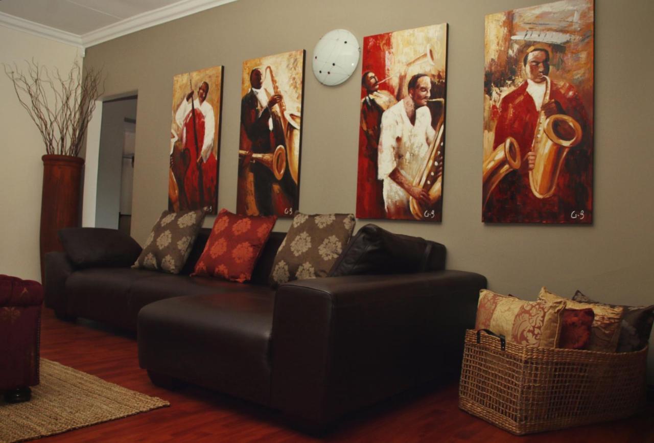 Aalwyns Guesthouse Vanderbijlpark Exterior photo